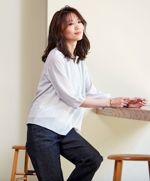 J.PRESS(ジェイプレス)の「チェーンプリント カットソー(Tシャツ/カットソー・レディース・ホワイト系5/ネイビー系5・LARGE/MEDIUM)」の4枚目の写真