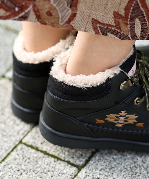 チチカカ(チチカカ)の「ネイティブ刺繍ミドルスニーカー(スニーカー・レディース・ブラック/キャメル/カーキ・MEDIUM/LARGE)」の10枚目の写真