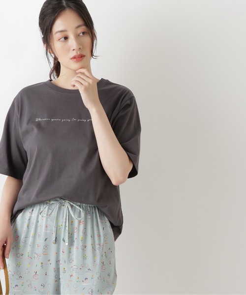 NATURAL BEAUTY BASIC(ナチュラルビューティーベーシック)の「オーガニックコットンレタリングロゴT(Tシャツ/カットソー・レディース・ベージュ/オフホワイト/グレー系その他・MEDIUM)」の3枚目の写真
