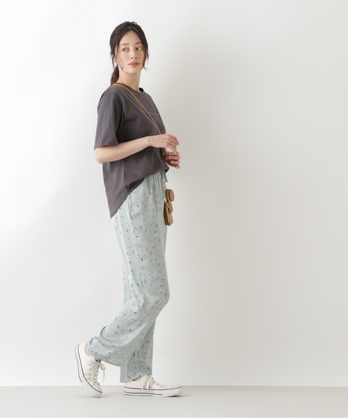 NATURAL BEAUTY BASIC(ナチュラルビューティーベーシック)の「オーガニックコットンレタリングロゴT(Tシャツ/カットソー・レディース・ベージュ/オフホワイト/グレー系その他・MEDIUM)」の10枚目の写真