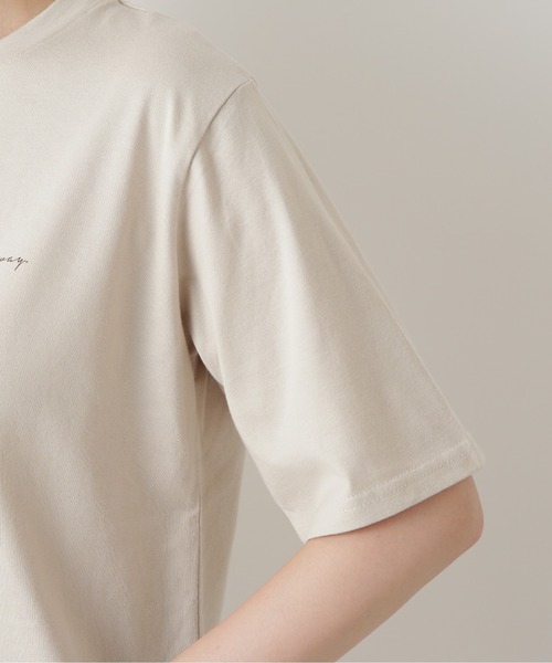 NATURAL BEAUTY BASIC(ナチュラルビューティーベーシック)の「オーガニックコットンレタリングロゴT(Tシャツ/カットソー・レディース・ベージュ/オフホワイト/グレー系その他・MEDIUM)」の17枚目の写真