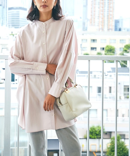 RIVE DROITE（リヴドロワ）の「纏うだけで今っぽいシルエットが完成　ビブカラーオーバーワイドシャツ（シャツ/ブラウス・レディース・オフホワイト/モカ/ピンク・FREE）」の3枚目の写真