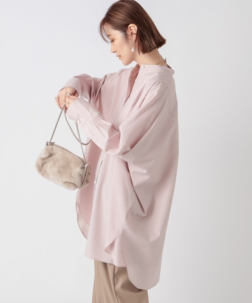 RIVE DROITE（リヴドロワ）の「纏うだけで今っぽいシルエットが完成　ビブカラーオーバーワイドシャツ（シャツ/ブラウス・レディース・オフホワイト/モカ/ピンク・FREE）」の6枚目の写真