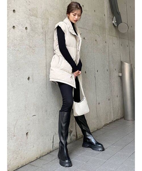 MURUA（ムルーア）の「ロングエアコンダウンベスト（ダウンベスト・レディース・ブラック/カーキ/アイボリー・FREE）」の6枚目の写真