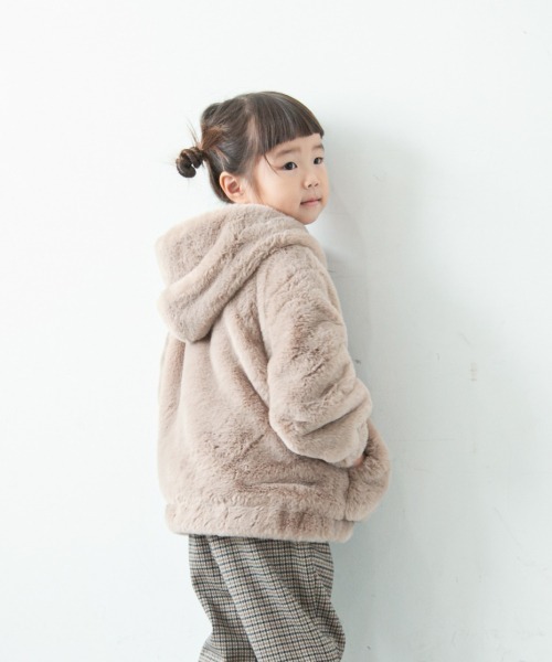 LOWRYS FARM（ローリーズファーム）の「Ｆファーフードブルゾン　956831（ブルゾン・キッズ・ベージュ/グレー・110cm/120cm/130cm）」の2枚目の写真