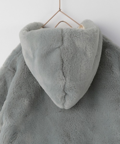 LOWRYS FARM（ローリーズファーム）の「Ｆファーフードブルゾン　956831（ブルゾン・キッズ・ベージュ/グレー・110cm/120cm/130cm）」の4枚目の写真