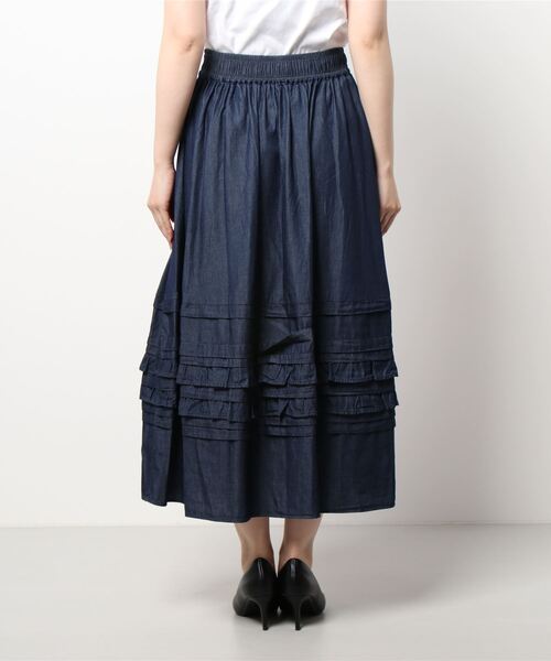 STRAWBERRY-FIELDS（ストロベリーフィールズ）の「スーパーライトデニム　スカート（デニムスカート・レディース・ネイビー・1/2）」の2枚目の写真