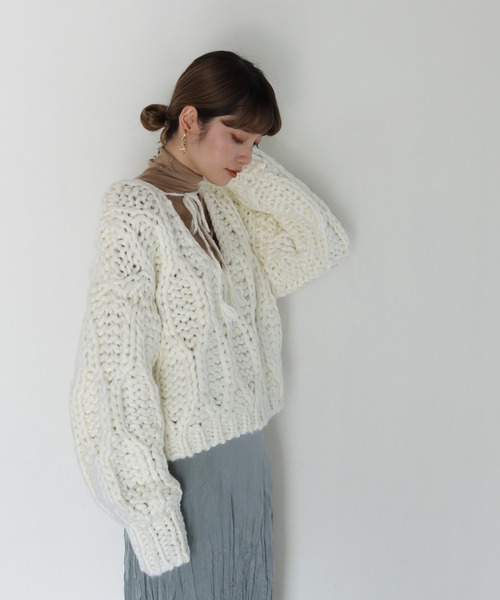 CLEIO（クレイオ）の「【CLEIO】ハンドメイド2WAYウェーブニット（ニット/セーター・レディース・アイボリー/ブラウン/ベージュ・FREE）」の4枚目の写真