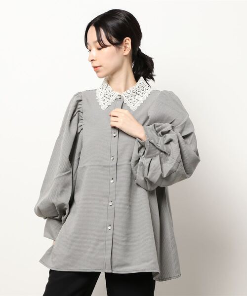 ems excite（エムズエキサイト）の「襟レースパワショルブラウス（シャツ/ブラウス・レディース・ホワイト/ライトブルー/ブラック/ブラック系その他・FREE）」の8枚目の写真