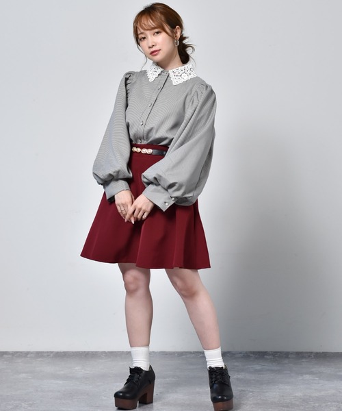 ems excite（エムズエキサイト）の「襟レースパワショルブラウス（シャツ/ブラウス・レディース・ホワイト/ライトブルー/ブラック/ブラック系その他・FREE）」の21枚目の写真