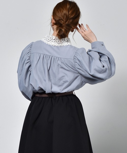ems excite（エムズエキサイト）の「襟レースパワショルブラウス（シャツ/ブラウス・レディース・ホワイト/ライトブルー/ブラック/ブラック系その他・FREE）」の11枚目の写真