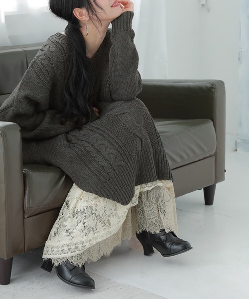 osharewalker（オシャレウォーカー）の「【廃盤】『Vネックケーブルニットワンピース』（ワンピース・レディース・チャコールグレー/パープル/アイボリー・FREE）」の8枚目の写真
