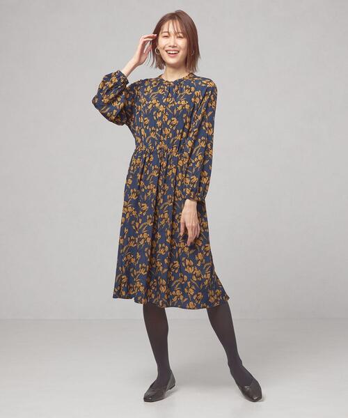 closet story（クローゼットストーリー）の「＜closet story＞カラーフラワー ギャザーワンピース -ウォッシャブル-（ワンピース・レディース・ブラック/ダークブラウン/ロイヤルブルー・FREE）」の3枚目の写真