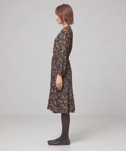 closet story（クローゼットストーリー）の「＜closet story＞カラーフラワー ギャザーワンピース -ウォッシャブル-（ワンピース・レディース・ブラック/ダークブラウン/ロイヤルブルー・FREE）」の4枚目の写真