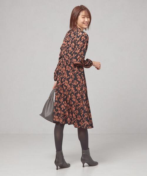 closet story（クローゼットストーリー）の「＜closet story＞カラーフラワー ギャザーワンピース -ウォッシャブル-（ワンピース・レディース・ブラック/ダークブラウン/ロイヤルブルー・FREE）」の6枚目の写真