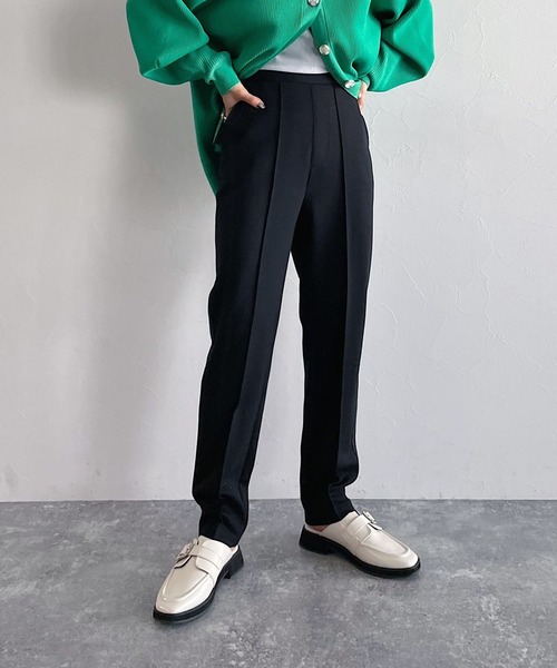 PAGEBOY(ページボーイ)の「カットテーパードパンツ(スウェットパンツ・レディース・ブラック/グレイッシュベージュ/イエロー・FREE)」の2枚目の写真