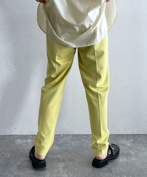 PAGEBOY(ページボーイ)の「カットテーパードパンツ(スウェットパンツ・レディース・ブラック/グレイッシュベージュ/イエロー・FREE)」の8枚目の写真