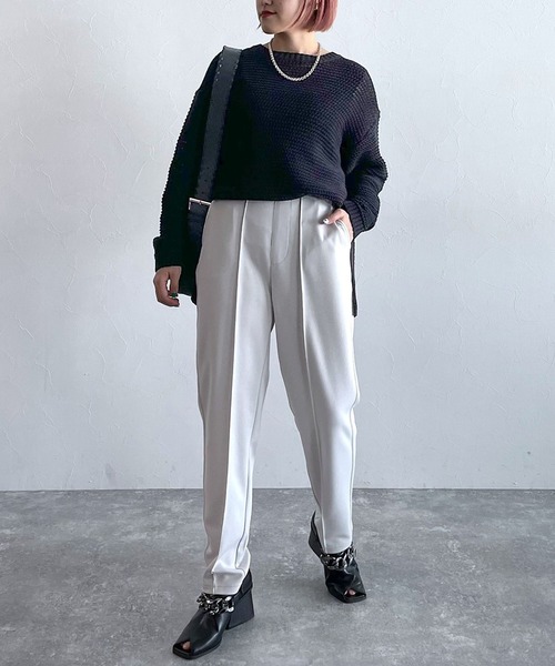 PAGEBOY(ページボーイ)の「カットテーパードパンツ(スウェットパンツ・レディース・ブラック/グレイッシュベージュ/イエロー・FREE)」の11枚目の写真