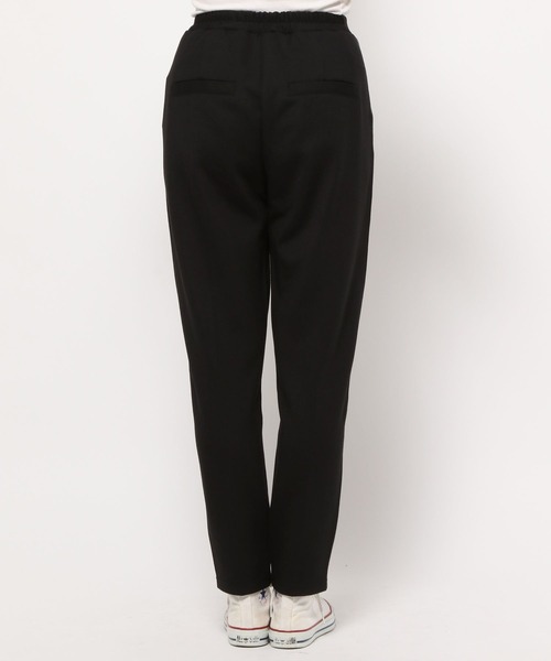 PAGEBOY(ページボーイ)の「カットテーパードパンツ(スウェットパンツ・レディース・ブラック/グレイッシュベージュ/イエロー・FREE)」の15枚目の写真
