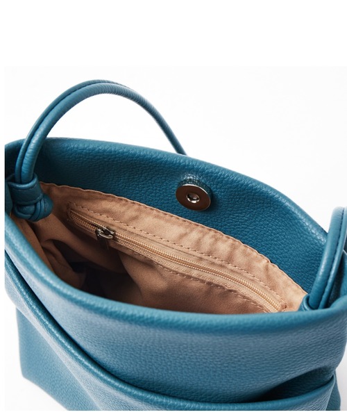 MYSELF ABAHOUSE（マイセルフアバハウス）の「ネオレザー コンパクト 縦型サコッシュ ショルダー バッグ（ショルダーバッグ・メンズ・ブラック/ブラック系その他/グレイッシュベージュ/グレー/グレイッシュブルー・フリー）」の19枚目の写真