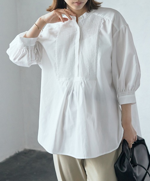 ECRIRE(エクリール)の「【TOMOコラボ】ピンタックボリュームスリーブブラウス(シャツ/ブラウス・レディース・ブラック/ベージュ/オフホワイト/モカ・M/L)」の2枚目の写真