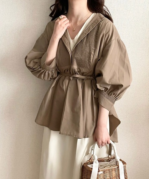 ECRIRE(エクリール)の「【TOMOコラボ】ピンタックボリュームスリーブブラウス(シャツ/ブラウス・レディース・ブラック/ベージュ/オフホワイト/モカ・M/L)」の18枚目の写真