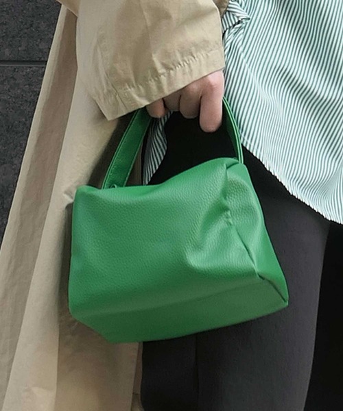 CORNERS（コーナーズ）の「2wayスクエアポーチミニバッグ（ショルダーバッグ・レディース・グリーン/オレンジ/ブラック/イエロー/ピンク/アイボリー・FREE）」の20枚目の写真