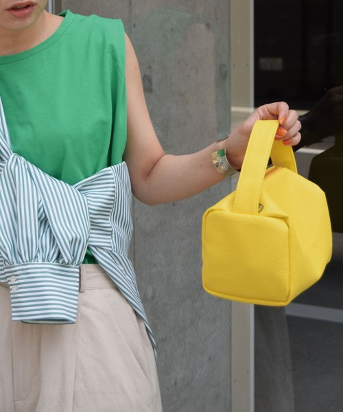 CORNERS（コーナーズ）の「2wayスクエアポーチミニバッグ（ショルダーバッグ・レディース・グリーン/オレンジ/ブラック/イエロー/ピンク/アイボリー・FREE）」の16枚目の写真