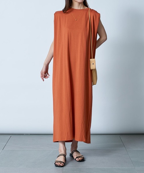MAISON BREEZE(メゾンブリーズ)の「サラッと1枚で楽ちん♪【MAISON BREEZE】シンプルノースリーブカットソーワンピース SCCH65(ワンピース・レディース・ブラック/ベージュ/ピンク/オレンジ・FREE)」の4枚目の写真
