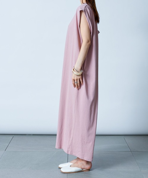 MAISON BREEZE(メゾンブリーズ)の「サラッと1枚で楽ちん♪【MAISON BREEZE】シンプルノースリーブカットソーワンピース SCCH65(ワンピース・レディース・ブラック/ベージュ/ピンク/オレンジ・FREE)」の9枚目の写真