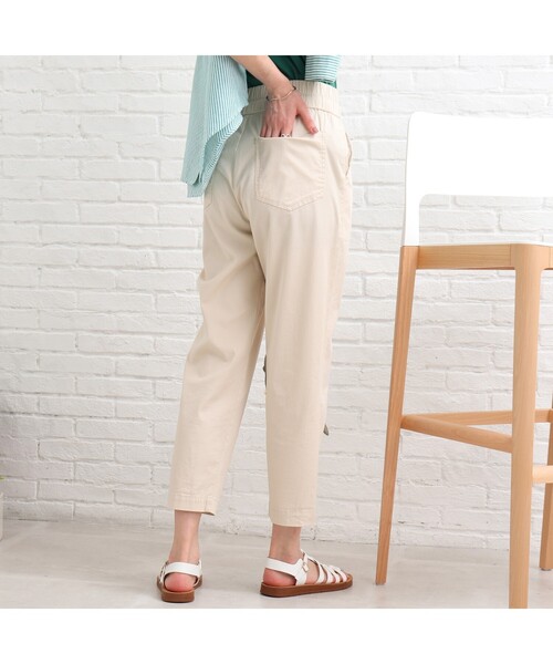 SHOO・LA・RUE（シューラルー）の「◆【洗える/美脚シルエット】イージー テーパードパンツ（その他パンツ・レディース・ベージュ/アイボリー/ネイビー/ピンク系/ブラック/オリーブ/マスタード/ダークブラウン・03/02/10/04/01/05）」の11枚目の写真