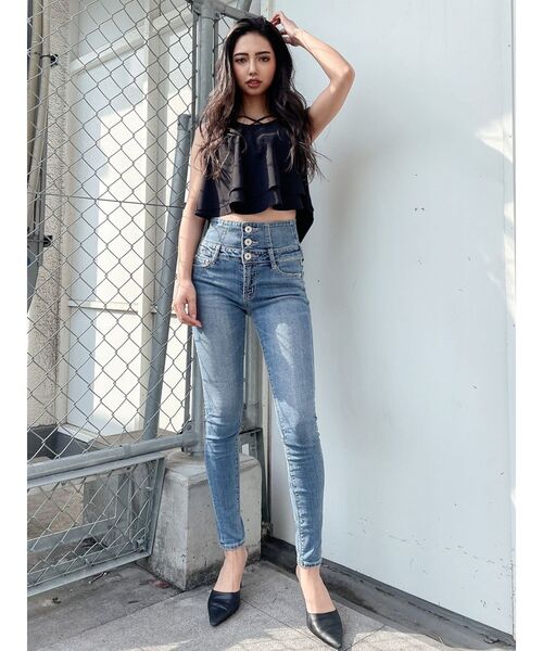 GYDA(ジェイダ)の「フロントクロスヘムラインノースリーブブラウス(シャツ/ブラウス・レディース・オフホワイト/ブラック/ライトイエロー・FREE)」の10枚目の写真