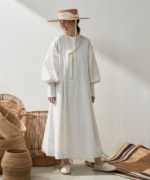 Libra Cue（リブラ キュー）の「ストライプボリュームスリーブワンピース（ワンピース・レディース・ホワイト/ブルー・FREE）」の11枚目の写真