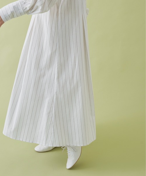 Libra Cue（リブラ キュー）の「ストライプボリュームスリーブワンピース（ワンピース・レディース・ホワイト/ブルー・FREE）」の17枚目の写真