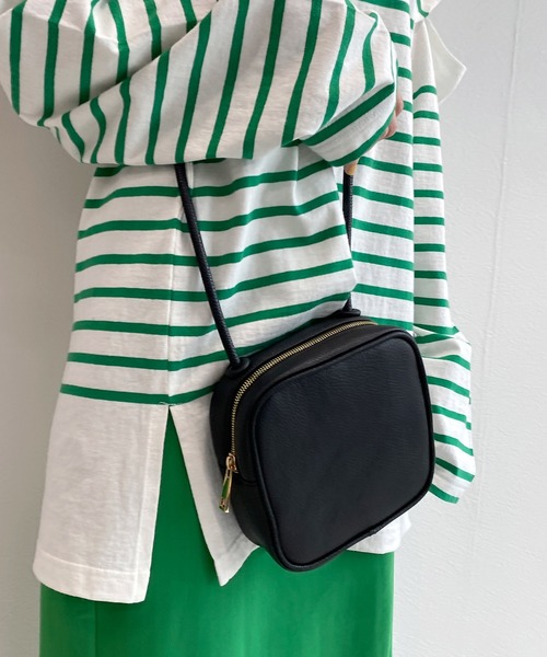 w closet（ダブルクローゼット）の「ラウンドスクエアショルダーBAG（ショルダーバッグ・レディース・ブラック/ブルー/グレイッシュベージュ・FREE）」の10枚目の写真