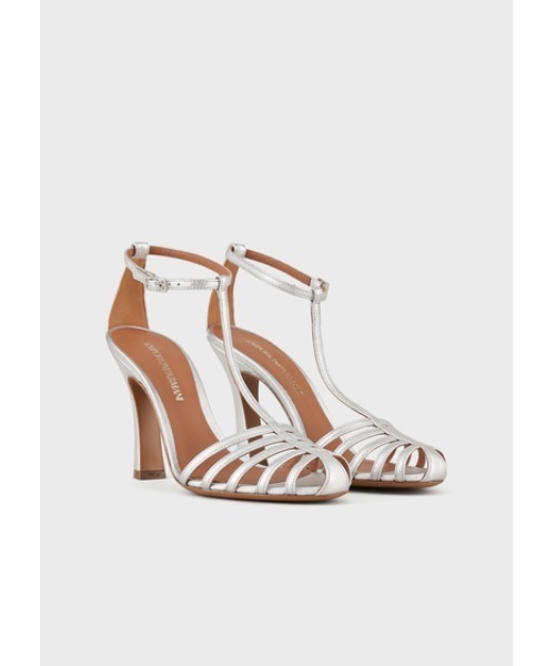 EMPORIO ARMANI（エンポリオアルマーニ）の「【エンポリオ アルマーニ】T字形サンダル ラメレザー製（パンプス・レディース・シルバー・38/36/37）」の4枚目の写真