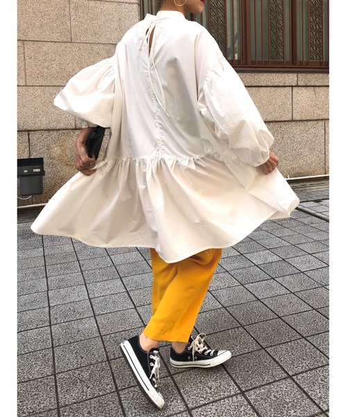 ulu（ウル）の「2way tiered volume flare dress（シャツワンピース・レディース・ホワイト・FREE）」の7枚目の写真