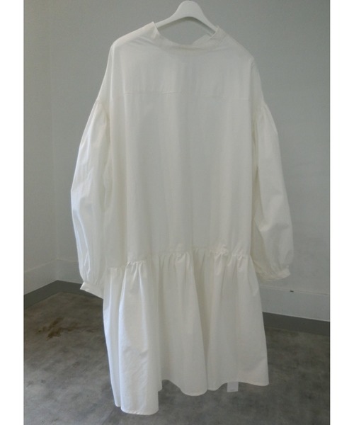 ulu（ウル）の「2way tiered volume flare dress（シャツワンピース・レディース・ホワイト・FREE）」の11枚目の写真