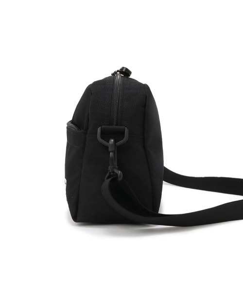 CHUMS（チャムス）の「CHUMS/チャムス ショルダーバック リサイクルスモールトラペゾイドショルダー CH60-3120（ショルダーバッグ・メンズ・ベージュ/ネイビー/ブラック/ブラウン・FREE）」の17枚目の写真