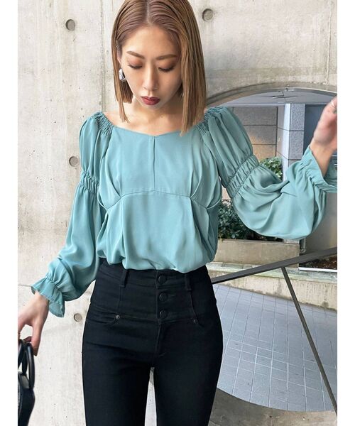 EMODA（エモダ）の「ギャザー2WAYデコルテトップ（シャツ/ブラウス・レディース・その他/ホワイト/ブラック/ミント・FREE）」の3枚目の写真