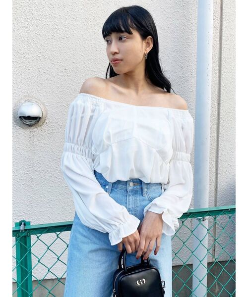 EMODA（エモダ）の「ギャザー2WAYデコルテトップ（シャツ/ブラウス・レディース・その他/ホワイト/ブラック/ミント・FREE）」の11枚目の写真