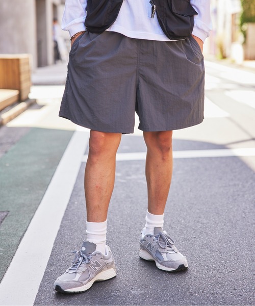 TRUSS（トラス）の「水陸両用！【TRUSS】バーサタイルナイロンDEVICEショーツ TECHパンツ ハーフパンツ NSV-505（その他パンツ・メンズ・ブラック/ベージュ/ネイビー/グレー/ピンク/イエロー/ミント/マルチ/パープル/オリーブ/ライトオレンジ系/ライトブラウン/ブルー/セージグリーン/スモークピンク・M/L/XL）」の2枚目の写真