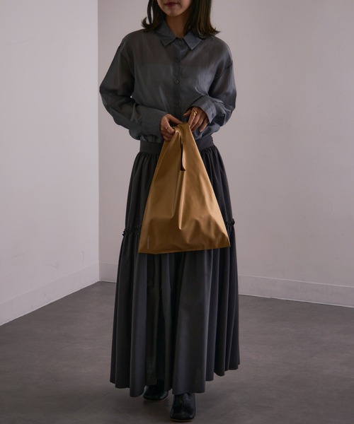 SETUP7（セットアップセブン）の「2WAYの持ち方で印象早変わり♪【SETUP7】PUレザーエコバッグ ショッピングトートマルシェバッグ（トートバッグ・レディース・ホワイト/ブラック/ピンク/シルバー/ゴールド/グリーン/シルバー系2/ブルー/ダークグリーン・FREE）」の12枚目の写真