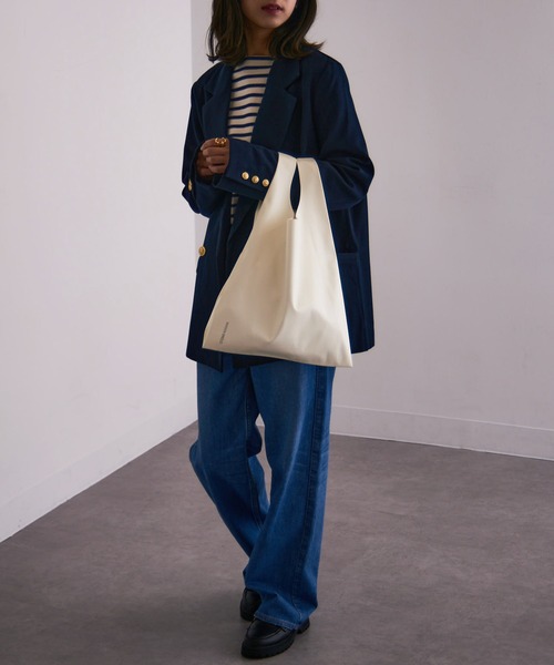 SETUP7（セットアップセブン）の「2WAYの持ち方で印象早変わり♪【SETUP7】PUレザーエコバッグ ショッピングトートマルシェバッグ（トートバッグ・レディース・ホワイト/ブラック/ピンク/シルバー/ゴールド/グリーン/シルバー系2/ブルー/ダークグリーン・FREE）」の17枚目の写真