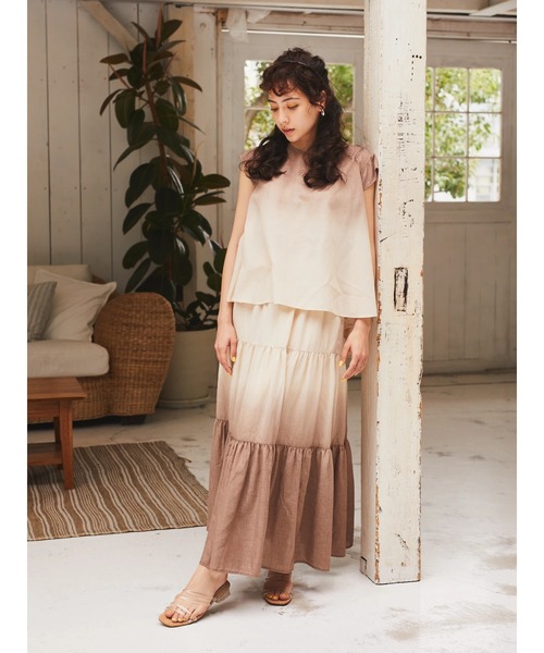 earth music&ecology(アースミュージックアンドエコロジー)の「段染めブラウス(Tシャツ/カットソー・レディース・ベージュ/ブルーグリーン・FREE)」の4枚目の写真