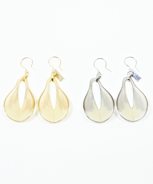 The Rule(ザルール)の「The Rule ザルール:Horn hook pierced earring:マーフル ホーンフックピアス(ピアス(両耳用)・レディース・ベージュ/グレー・FREE)」の5枚目の写真