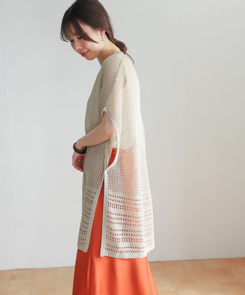 URBAN RESEARCH DOORS（アーバンリサーチドアーズ）の「メッシュ柄ニットベスト（ニット/セーター・レディース・ブラック/ベージュ・MEDIUM）」の3枚目の写真