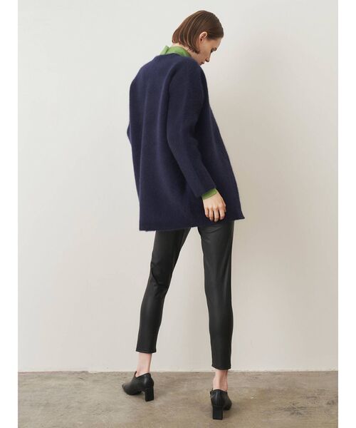 ELENDEEK(エレンディーク)の「フェイクレザーレギンス(その他パンツ・レディース・チャコールグレー/ブラック/ベージュ・02/01)」の7枚目の写真