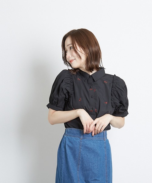 PAPAVER（パパヴェル）の「【papaver】花刺繍ボリュームブラウス（シャツ/ブラウス・レディース・ブラック/オフホワイト・MEDIUM）」の5枚目の写真