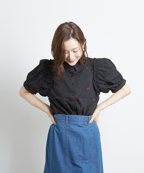 PAPAVER（パパヴェル）の「【papaver】花刺繍ボリュームブラウス（シャツ/ブラウス・レディース・ブラック/オフホワイト・MEDIUM）」の6枚目の写真